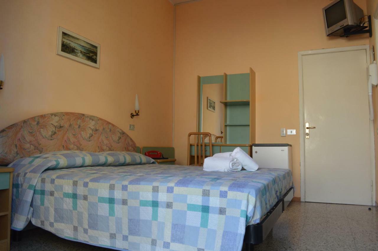 Hotel Villa Lauretta Bellaria-Igea Marina Esterno foto