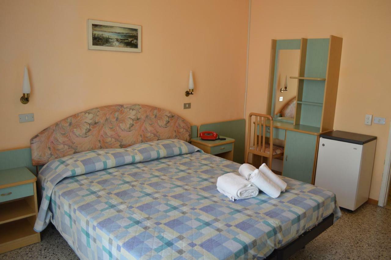 Hotel Villa Lauretta Bellaria-Igea Marina Esterno foto