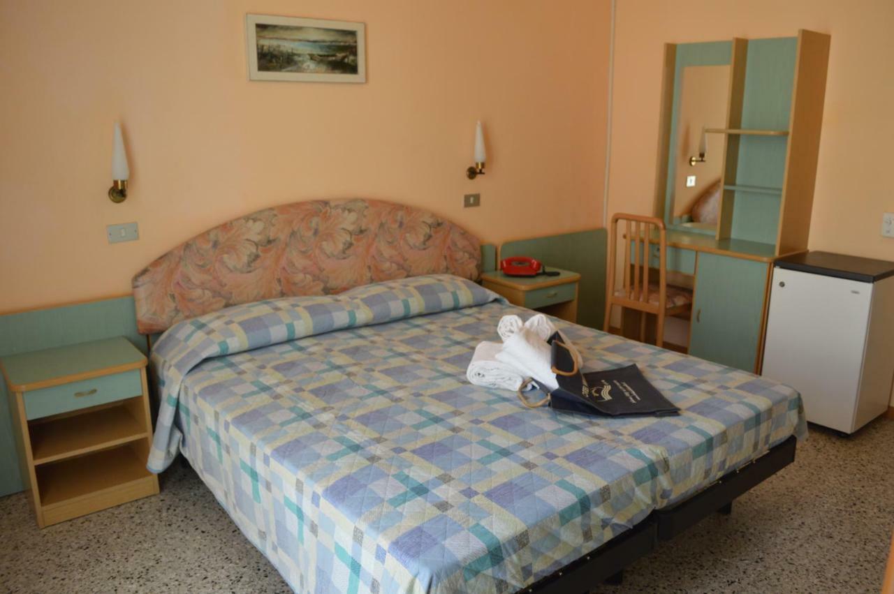 Hotel Villa Lauretta Bellaria-Igea Marina Esterno foto