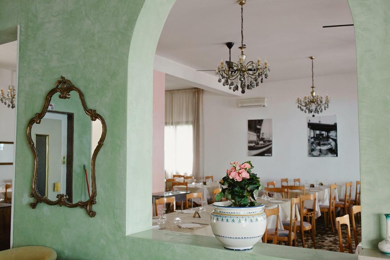 Hotel Villa Lauretta Bellaria-Igea Marina Esterno foto