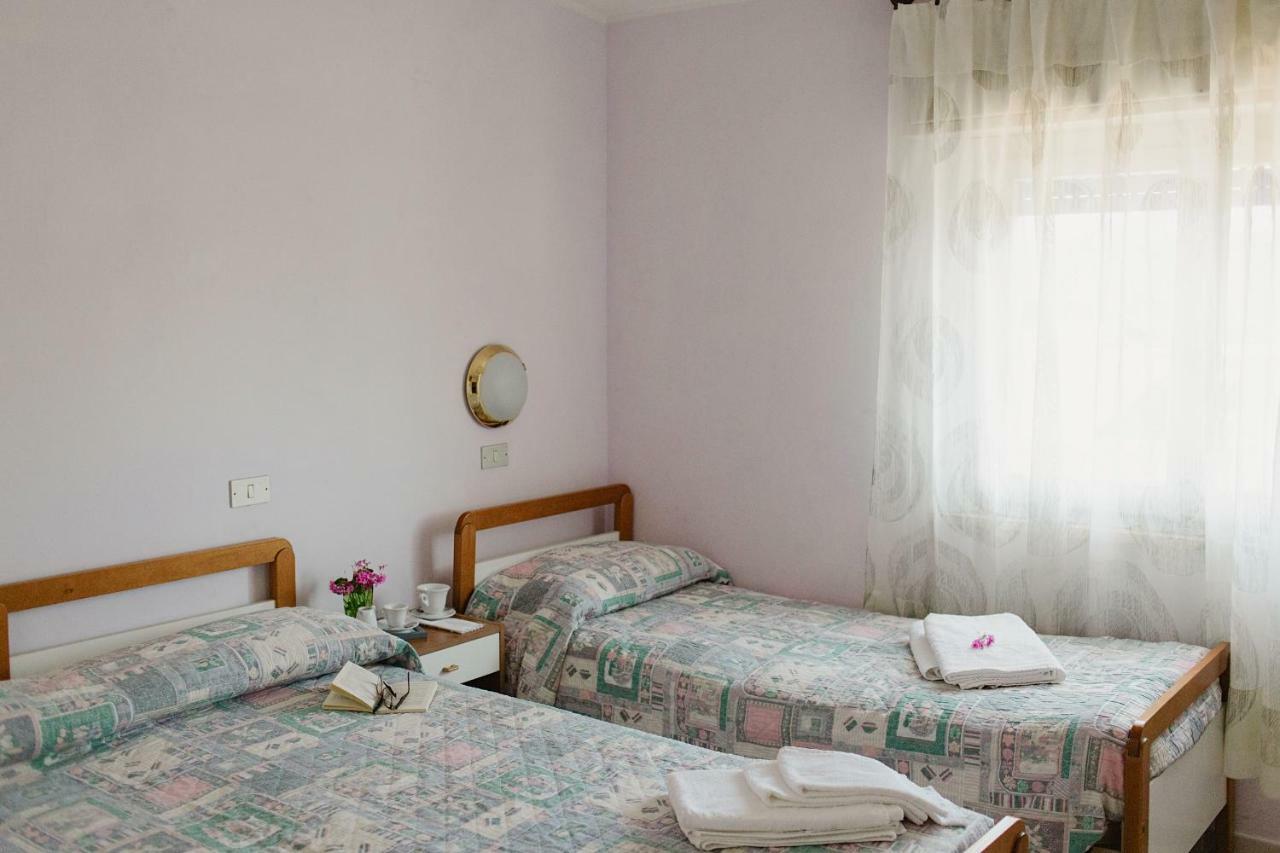 Hotel Villa Lauretta Bellaria-Igea Marina Esterno foto