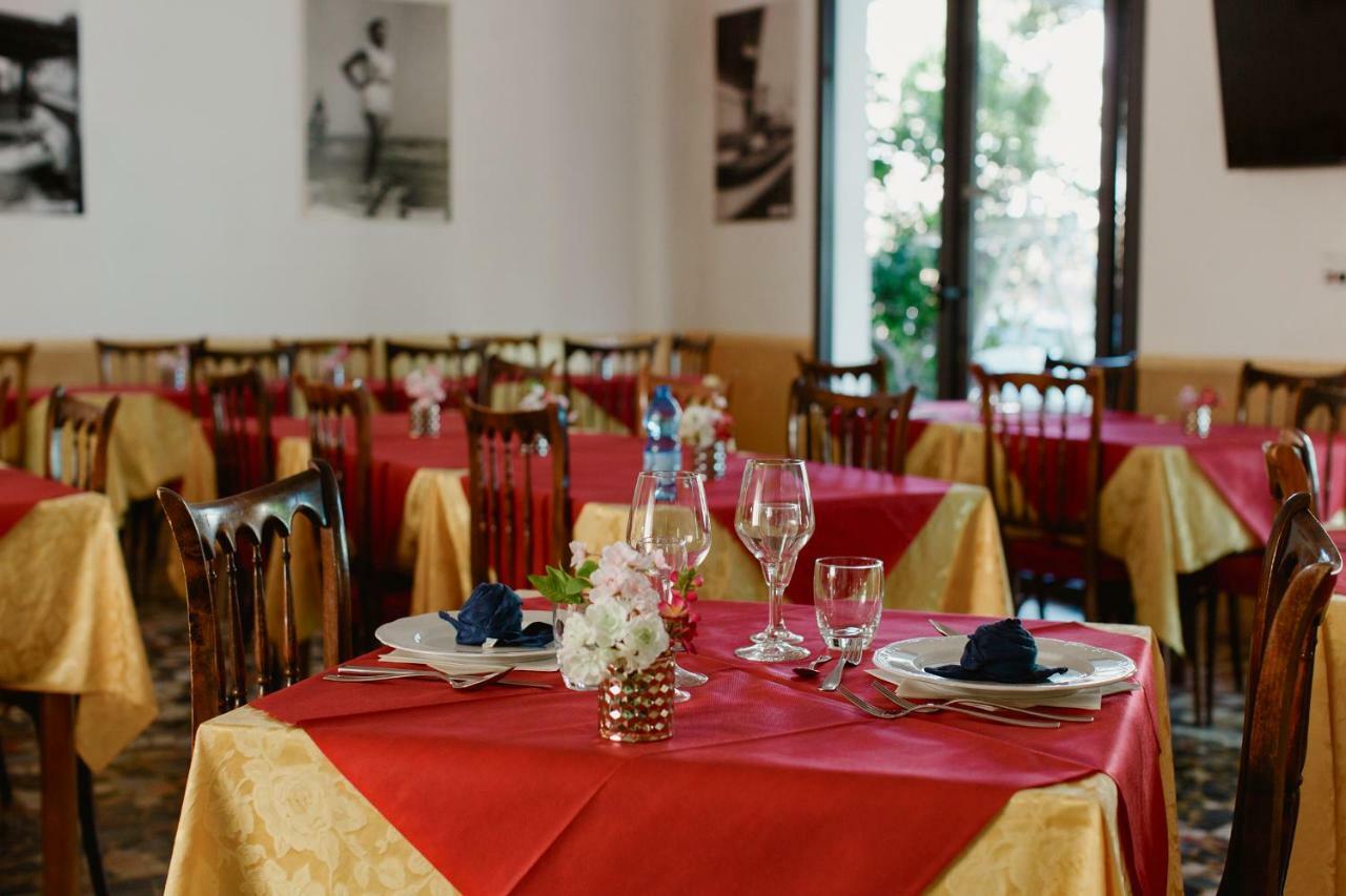 Hotel Villa Lauretta Bellaria-Igea Marina Esterno foto