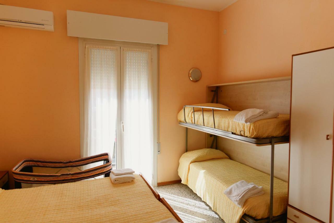 Hotel Villa Lauretta Bellaria-Igea Marina Esterno foto