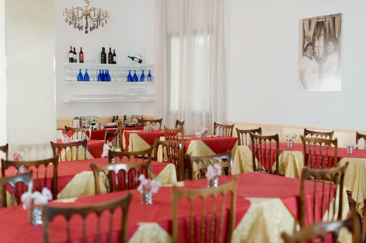 Hotel Villa Lauretta Bellaria-Igea Marina Esterno foto