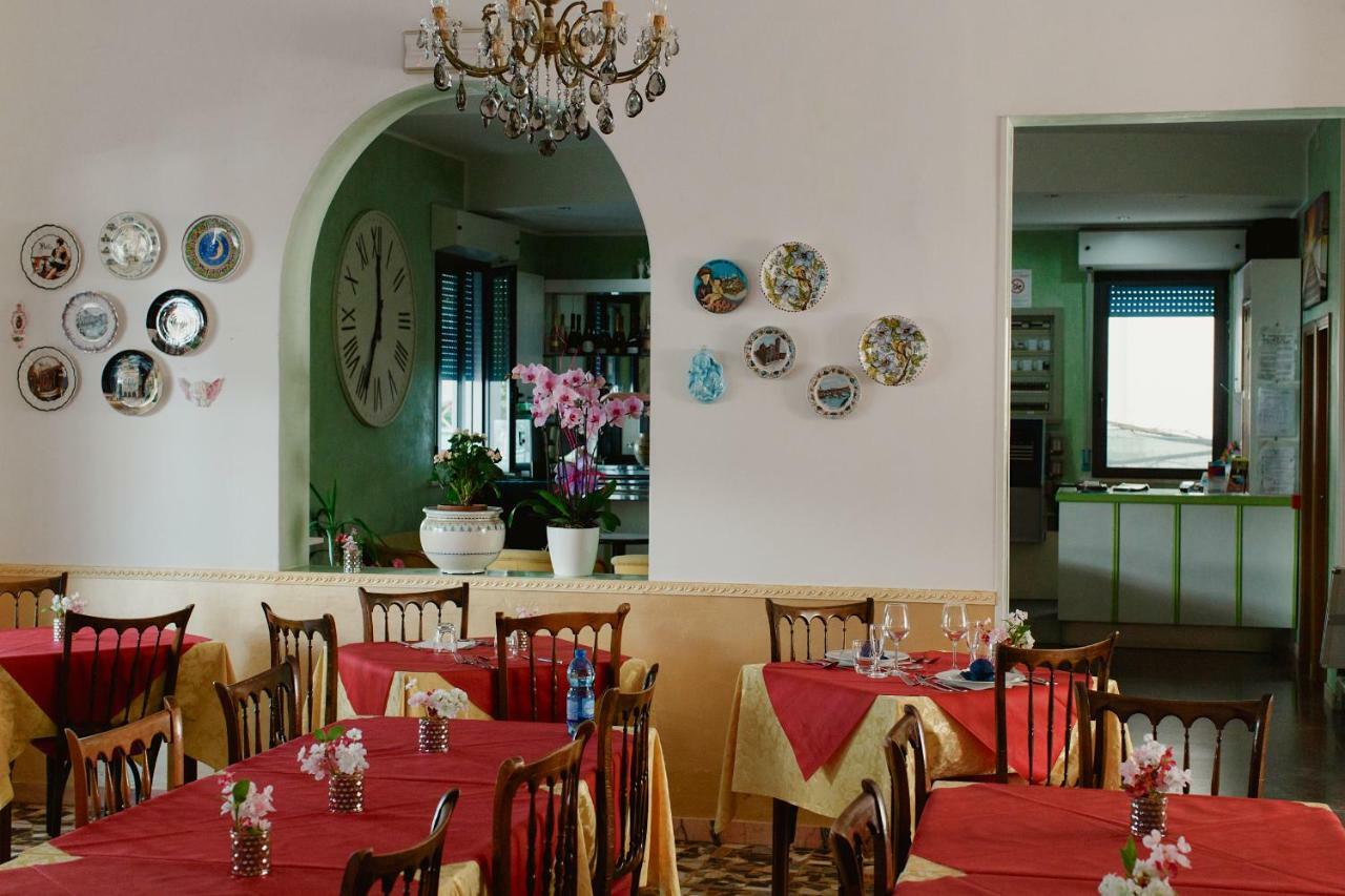 Hotel Villa Lauretta Bellaria-Igea Marina Esterno foto